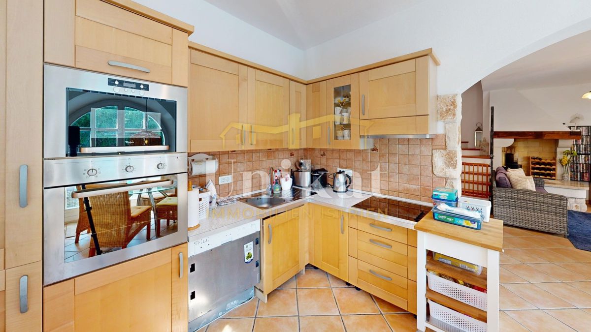 Dvojna kuća con piscina in stile istriano